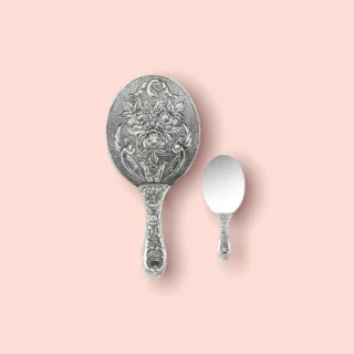 Instagram post from elizy.co. This post is in position 5.